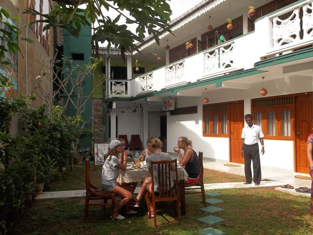 Srilanka Ayurveda Hotel היקדואה מראה חיצוני תמונה